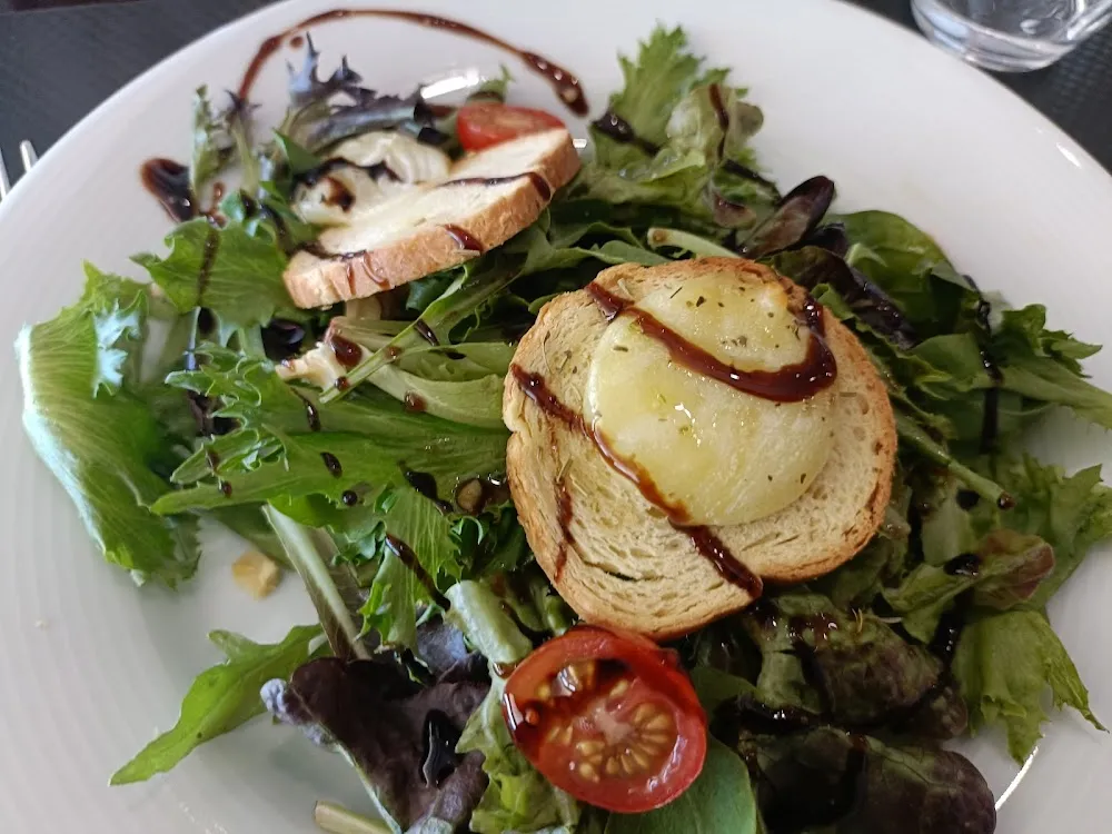 Amanida Amb Formatge De Cabra